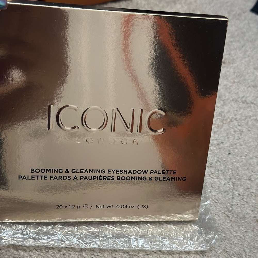 BNIB- Iconic Booming and Gleaming Eyeshadow Palette